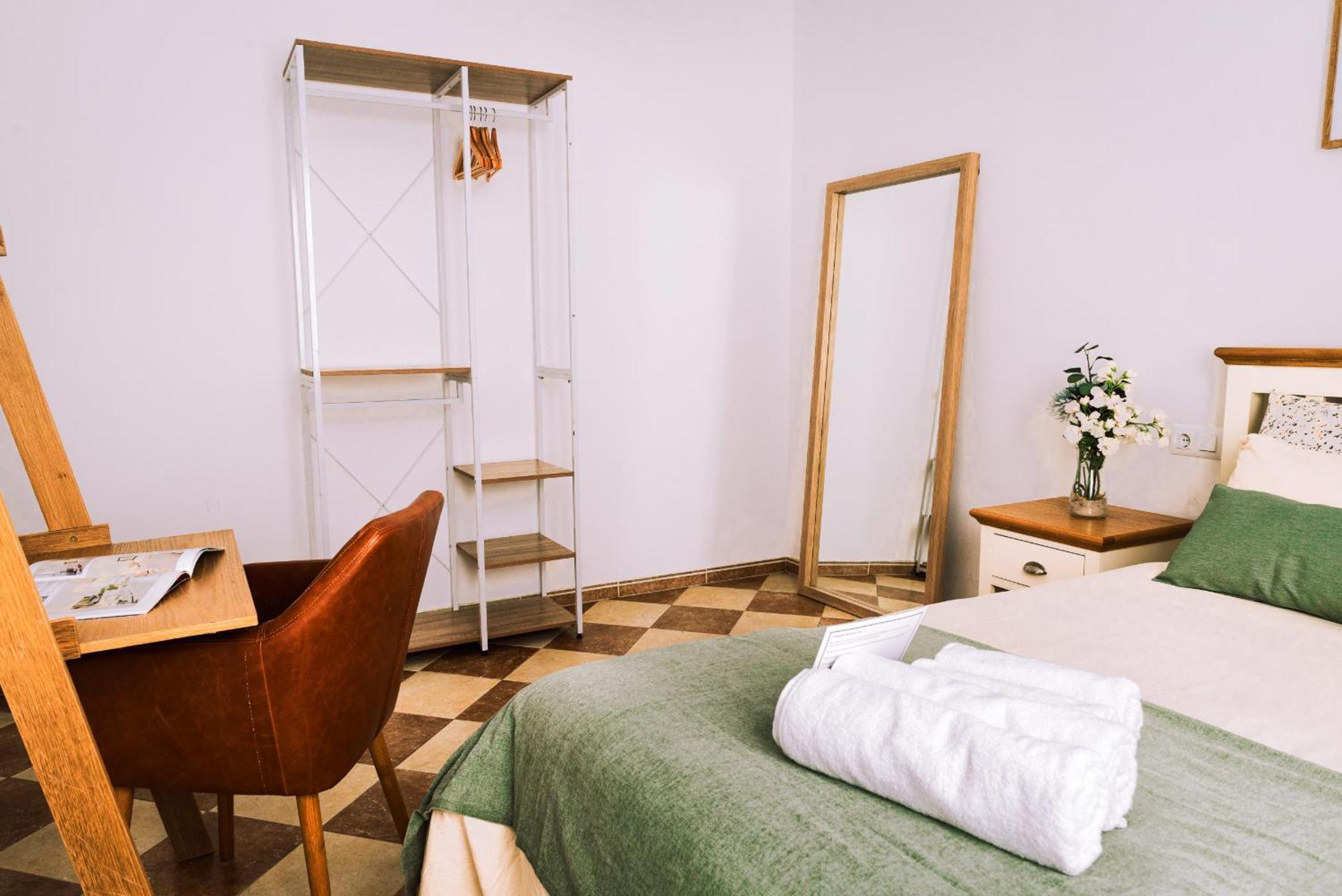 Echo Suites Nervion Севилья Экстерьер фото