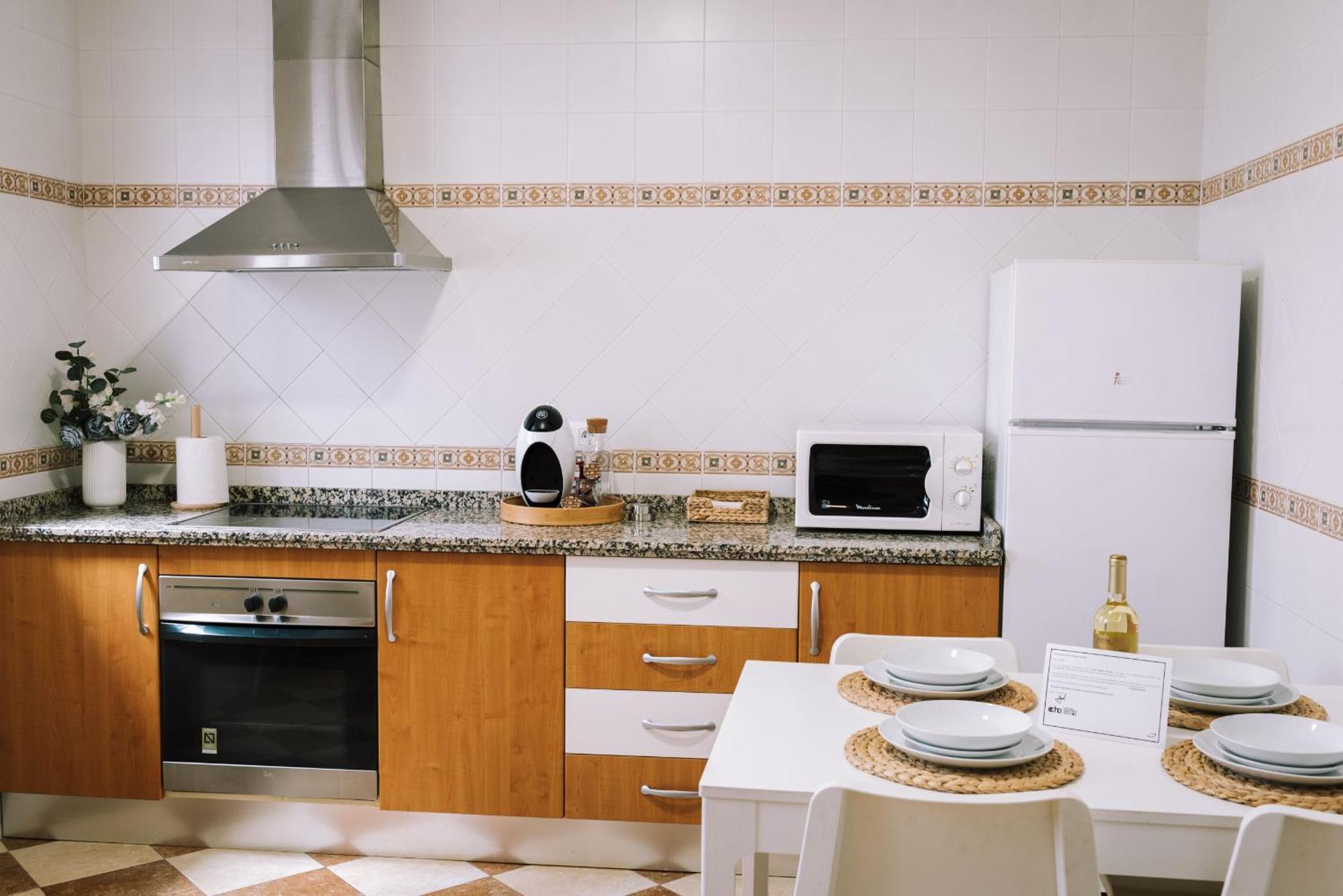 Echo Suites Nervion Севилья Экстерьер фото